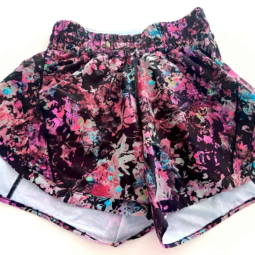 LULULEMON Tracker Short Stencil Blossom Red/Multi Size 4